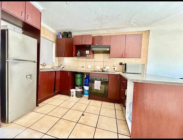 2 BEDROOM APARTMENT FOR SALE IN BRITS CENTRAL